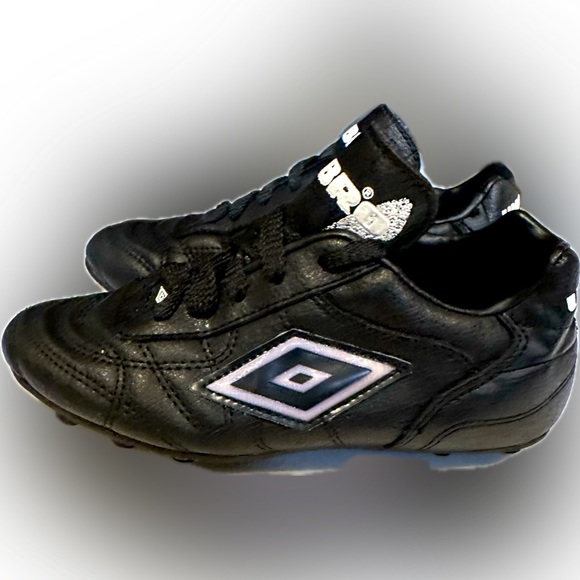 VTG UMBRO SOCCER CLEATS SZ 1.5 KID CHILD UNISEX SOFTBALL BASEBALL SPORTS NOVELTY - Picture 3 of 12